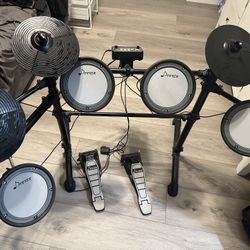 Donner DED-80 Electronic Drum Set. 