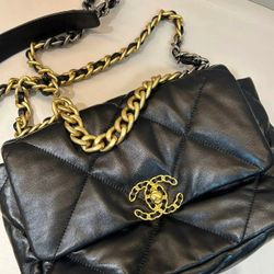 Lady's Black Fashion Crossbody Bag