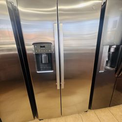 GE REFRIGERATOR 