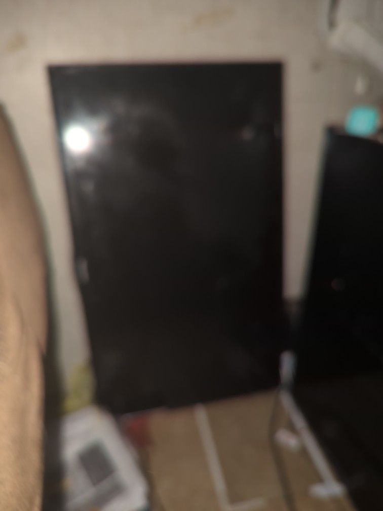 43 Inch TV And Mount