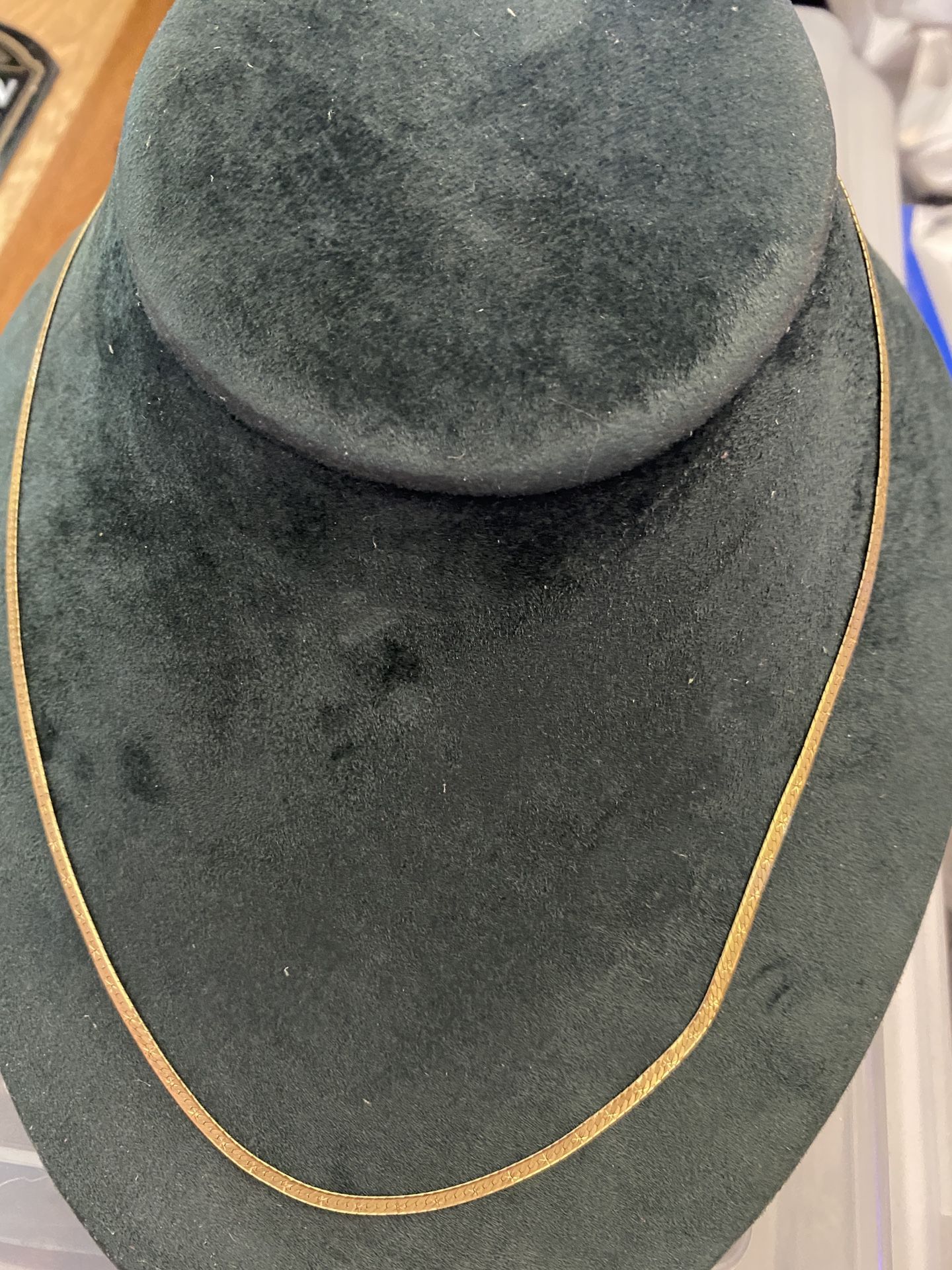 14k Solid Gold Chain Italy -Mint Condition 