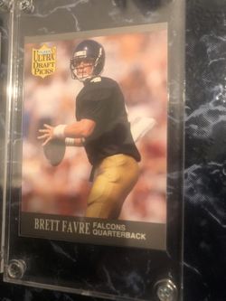 Brett Favre / Garrison Hearst Rookie Card Lot! NFL Fleer 90s Legends ! for  Sale in Englewood, NJ - OfferUp