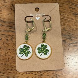 Saint Patrick’s Day Clover Earrings Set In Cabazon Glass 20 Mm In Size  ( New )