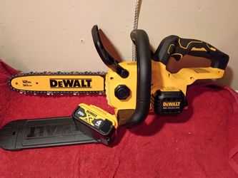 20 VOLT DEWALT BRUSHLESS 12" chainsaw tool y batería $$200