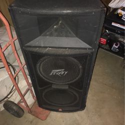 2 Peavey TLS4 Speakers 