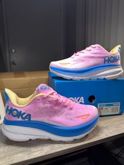 Hoka Clifton 9 Women's Size 6B Running Shoes