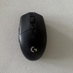 Logitech G305 Lightspeed Wireless Optical Gaming Mouse
