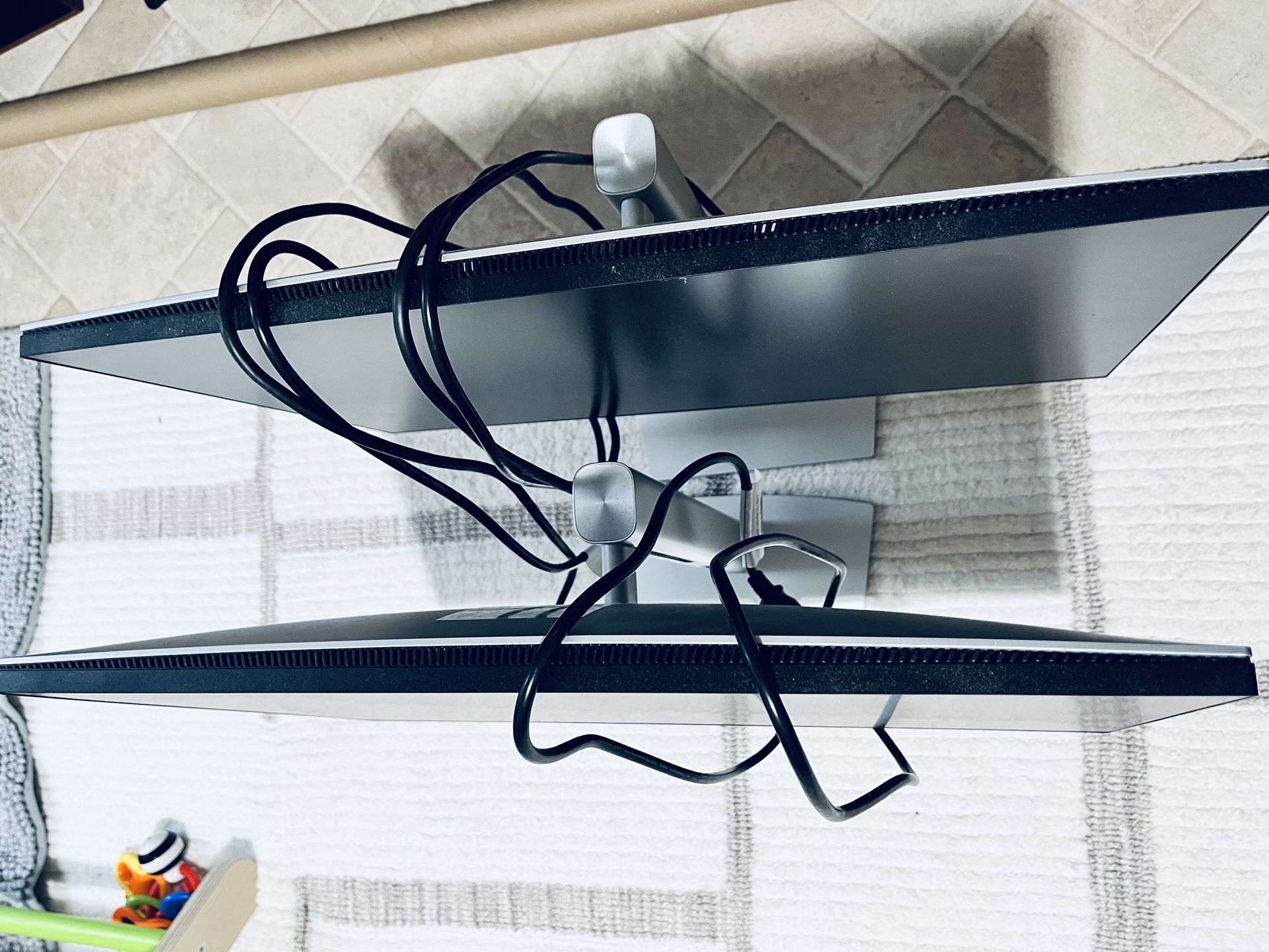 Dell UltraSharp 24 USB-C Hub Monitor - U2421E
