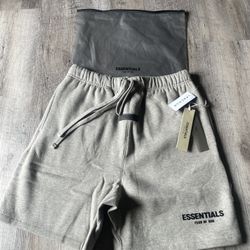 Essential•Shorts