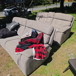 Couches that recline