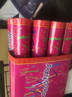 Party poppers