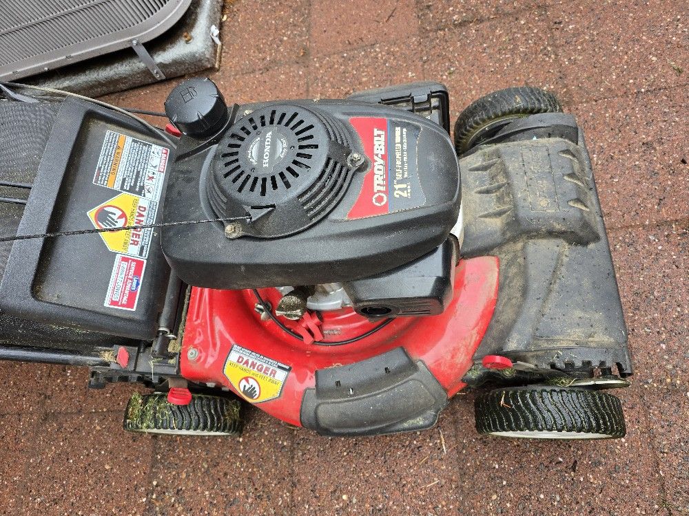 Troy-Bilt 21-in self-propelled Mower