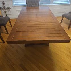 Dining Room Table 