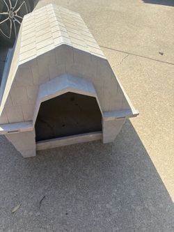 Tupperware Dog house Free