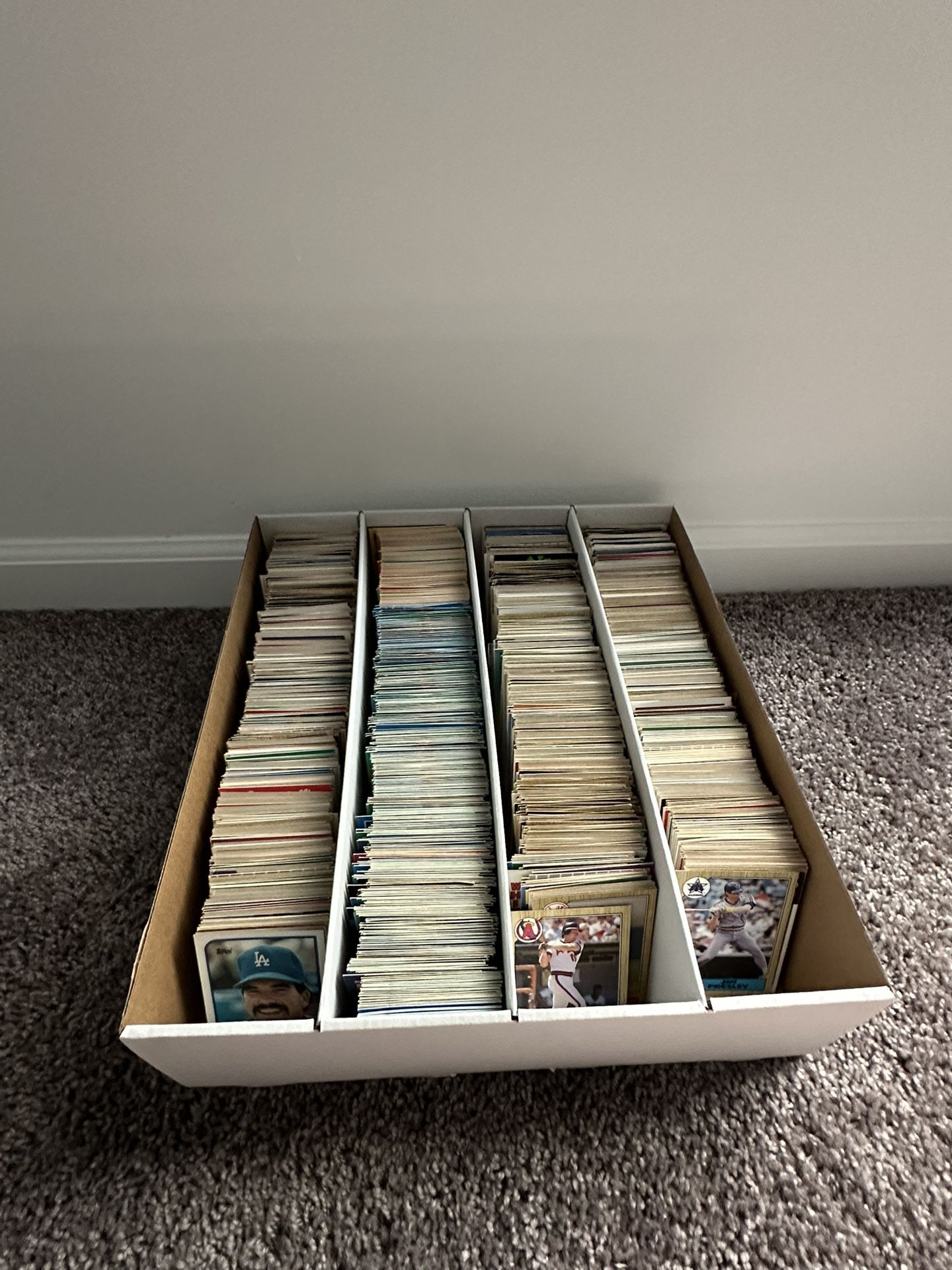 Box of 2000+ Assorted Baseball Cards 1980s-1990s