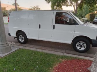 2014 Chevrolet g2500 cargo van gmc
