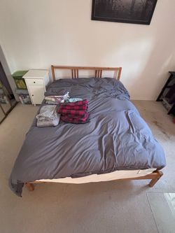 Double/ full size bed with accessories