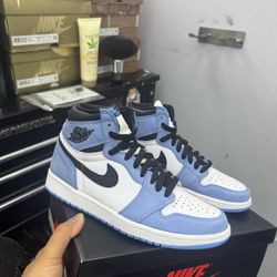 Air Jordan 1 High University Blue Size 9M