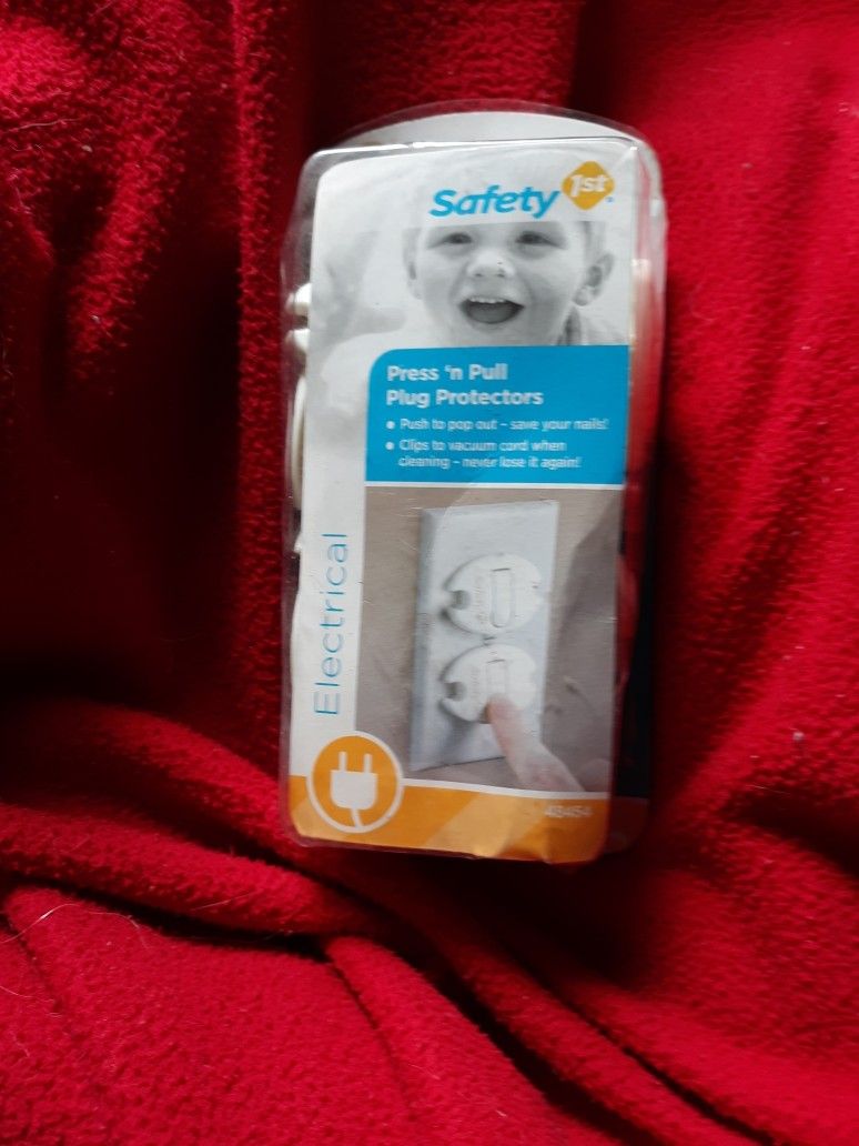 Safety FIRST 24 Pack Of Press And PULL