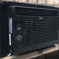 Window AC Unit