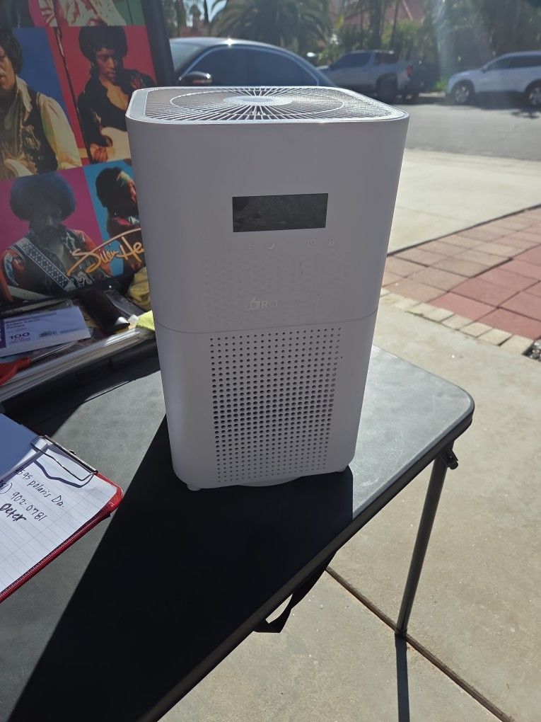 Dr.J Professional Air Purifier.