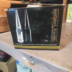 Metal Lugs Spiked