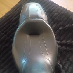 Harley Davidson  OEM Seat  Street Glide Road Glide