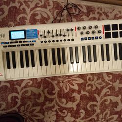 M-Audio Axiom Pro 49 Midi Controller keyboard