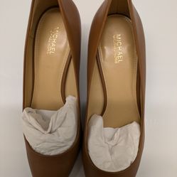 Brand New Brown Michael Kors In Great Condition. 