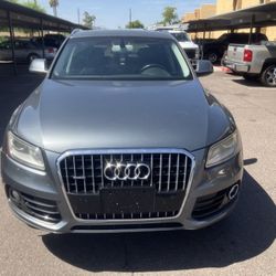 Audi Q5 Premium Plus 