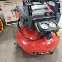 Porter Cable 150 PSI, 6 Gallon Air compressor 