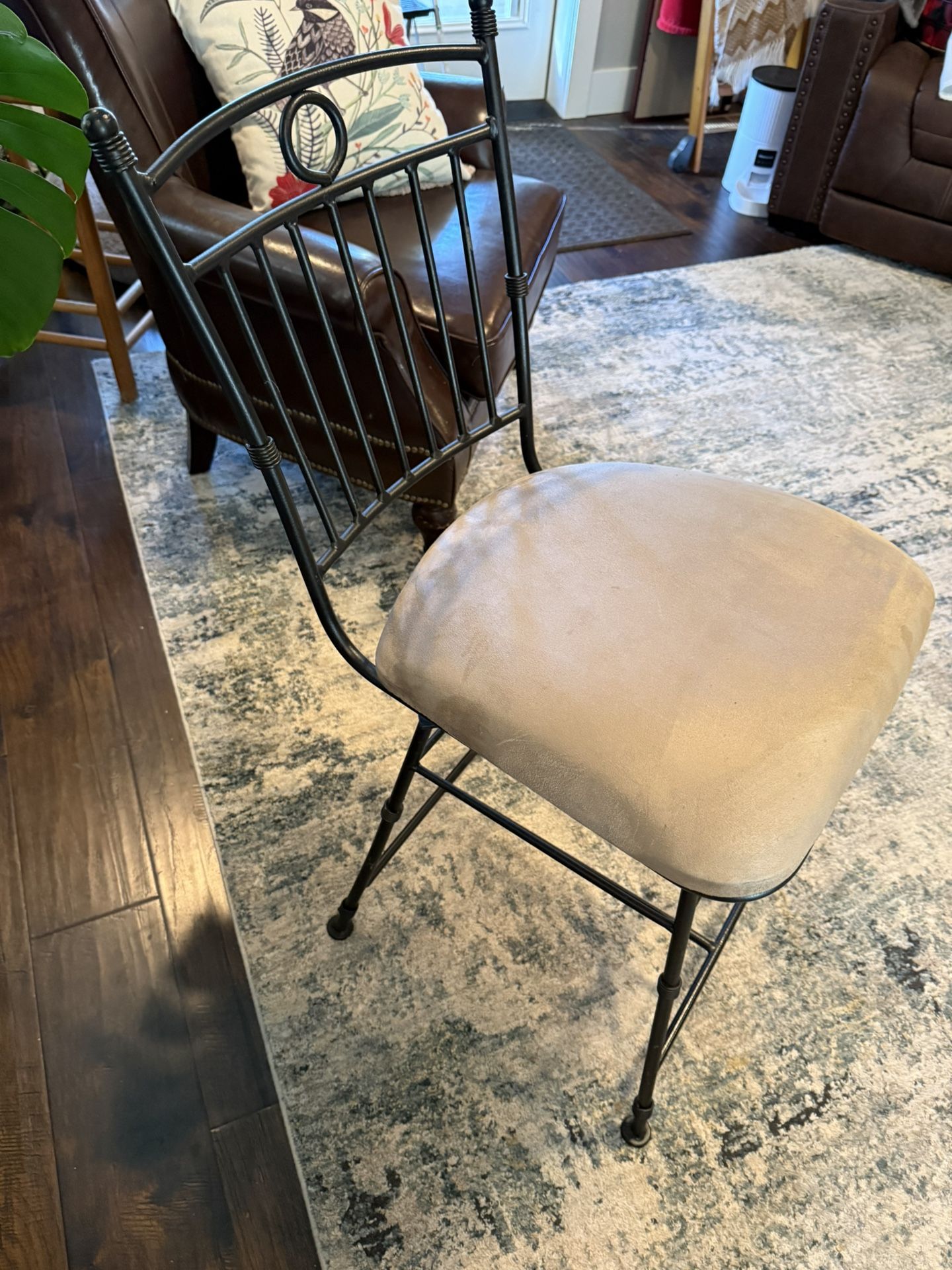 Clean Bar Swivel Chair Stool