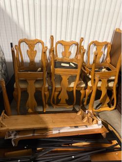 Table & chairs