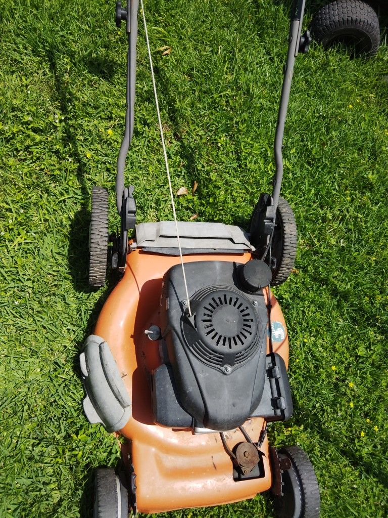 Self-propelled lawnmower been in shed needs carburetor clean doesn't run