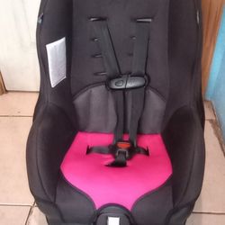 Convertible Car Seat REAR/FORWARD Position. SEE ALL THE PICTURES 