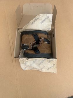 New Men Boots size 6