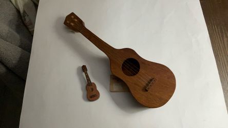 Antique (Music) Ukulele