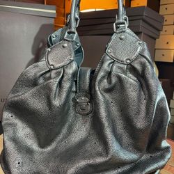 Louis Vuitton Gray Silver Monogram Mahina XL 