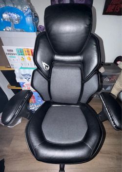 Black DPS Gaming Chair with Gray Fabric InsertsP