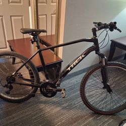 TREK Dual Sport 3 