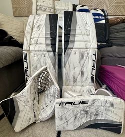 35” +2” True Px5 Catalyst Goalie Set Pro Stock