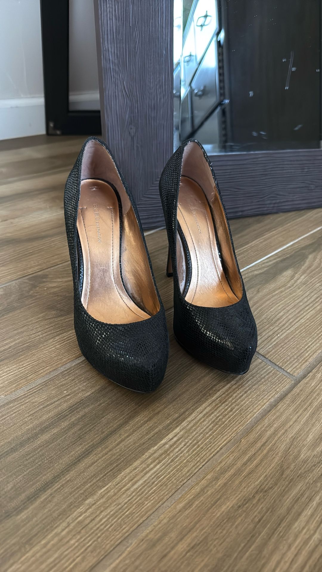 Size 7 Black BCBG Pumps