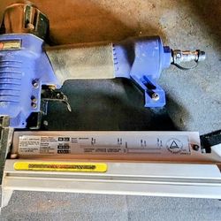 Campbell Hausfeld 18 ga Pneumatic Brad Nailer / Stapler Model SB50400