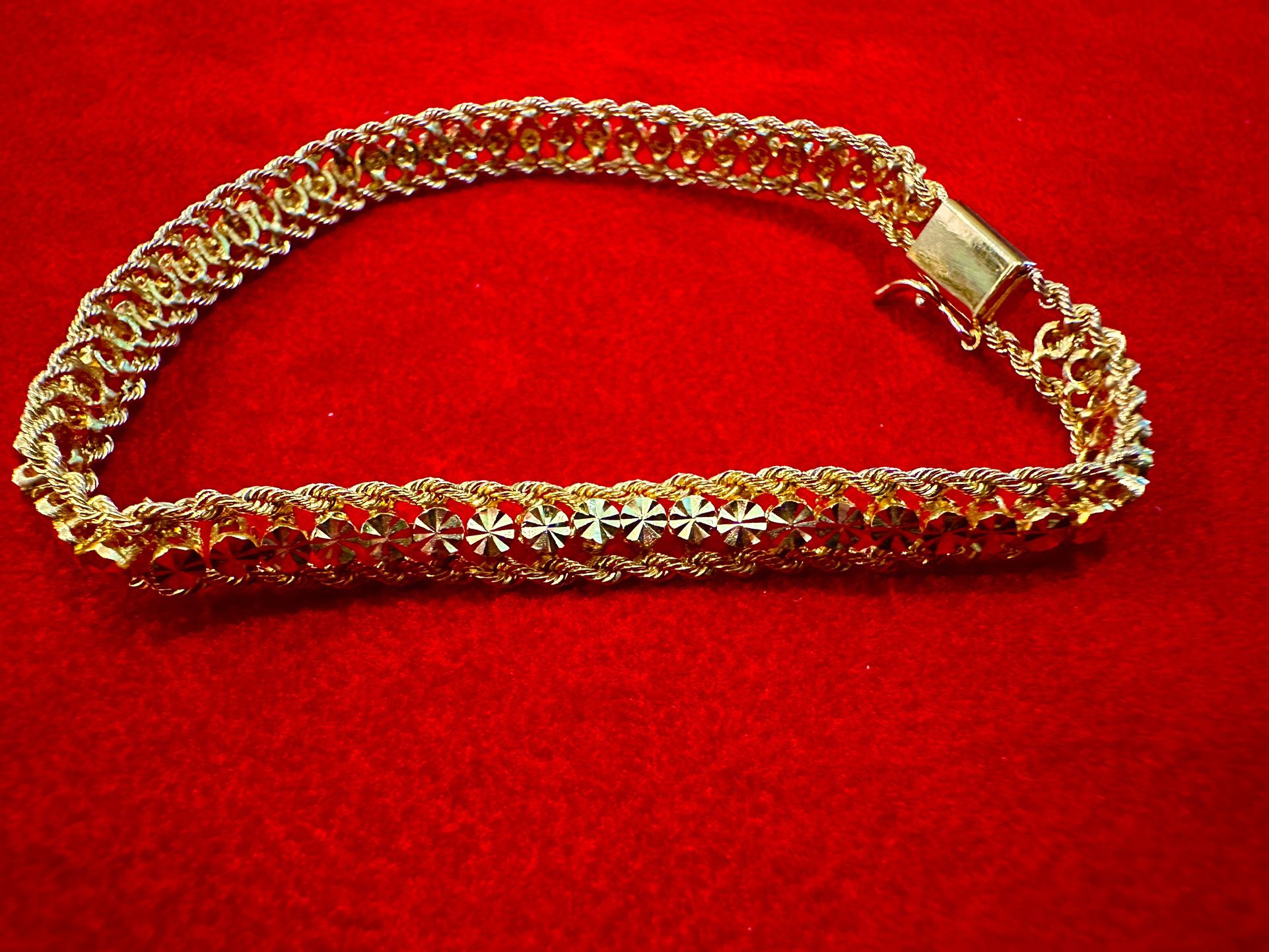 Woman’s 14k Gold Bracelet