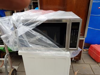 New microwave/ whirlpool