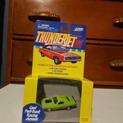1999 Johnny Lightning Thunderjet 1970 Dodge Challenger 