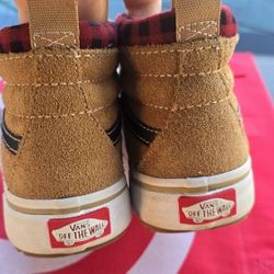 VANS Size 13.5 Boys. 