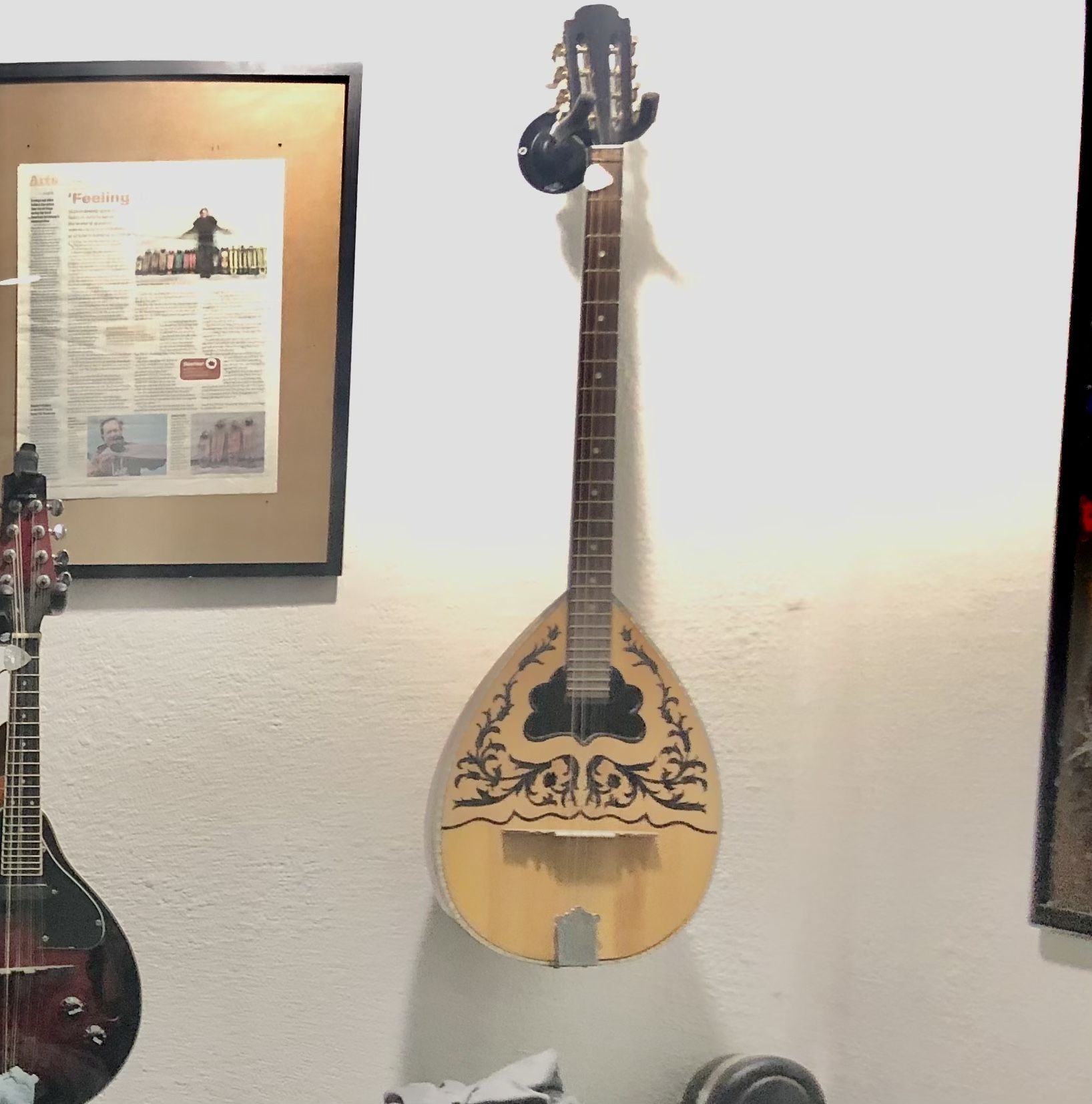 Nearly Brand New Gently Used Electric Bouzouki.. Sounds Beautiful And In Great Condition