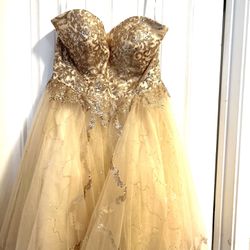 Beautiful Dress Size (L) 
