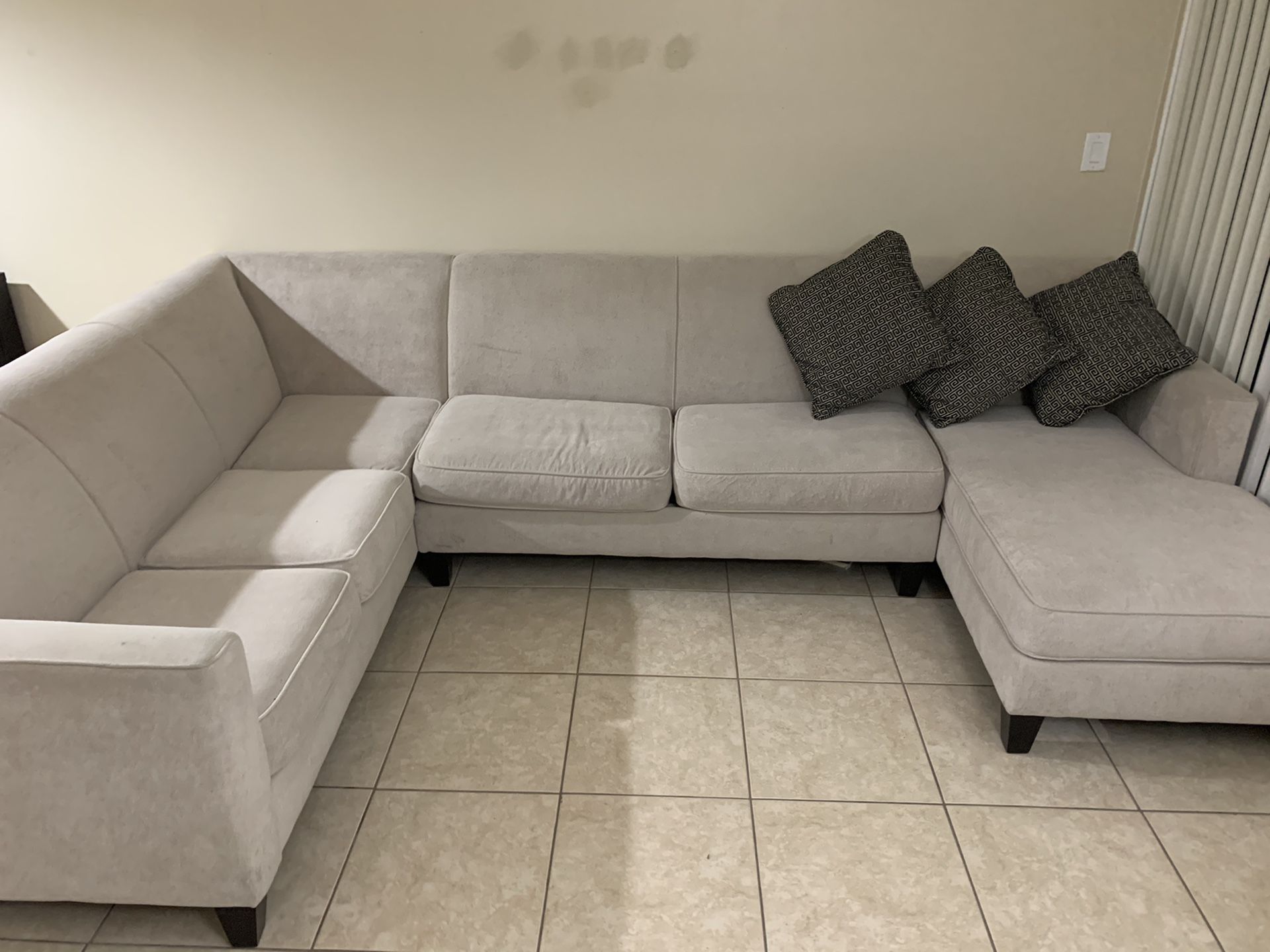 Sofa de tres piezas (grande)